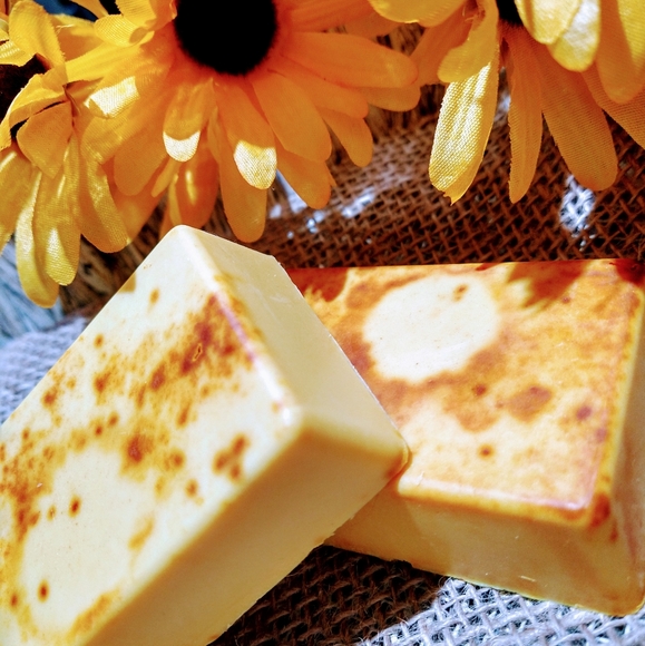 Turmeric soap - Picture 1 of 1